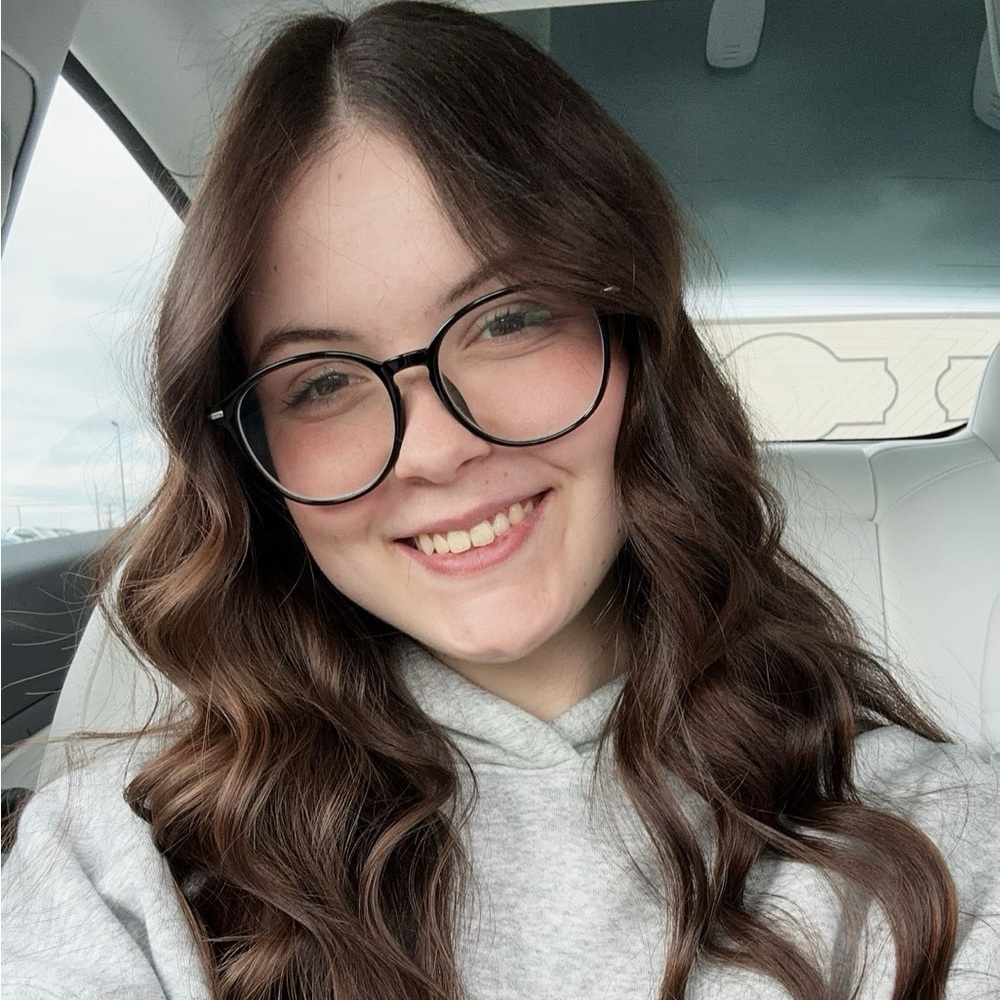 Meet your Posher, Julia